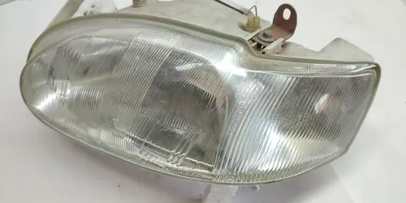 Ford Escort Headlight/headlamp 95AG13K060BA 5073 VALEO