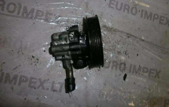 Rover 75 Power steering pump QVB101411E