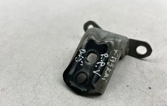 Nissan Qashqai Front door upper hinge 