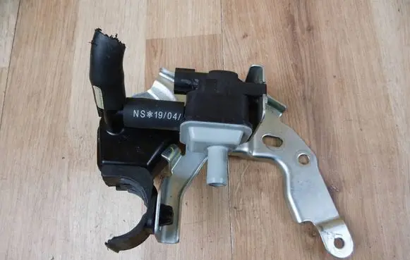 Mazda CX-5 II Turbo solenoid valve PE0118751