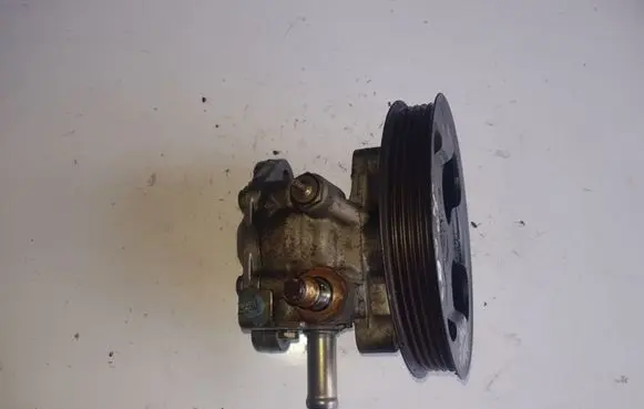 Mitsubishi Space Star Power steering pump