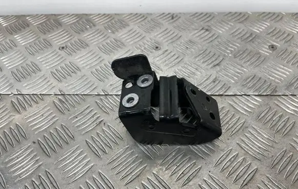 Alfa Romeo Stelvio Radiator mount bracket