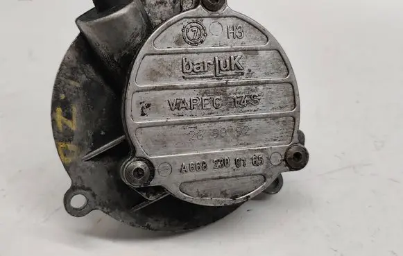 Mercedes-Benz A W168 Vacuum pump A6682300165 6682300165