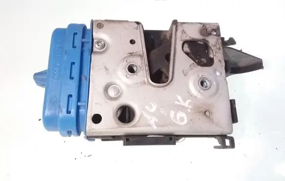 Audi A4 S4 B5 8D Rear door lock 8D0839015A
