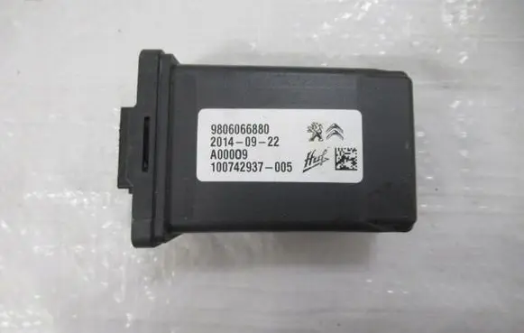Citroen C4 II Picasso Other control units/modules 9806066880