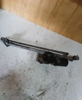 Front wiper linkage