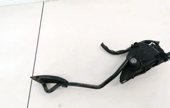 Nissan Almera Tino Accelerator throttle pedal 18002BU410 6PV00862004