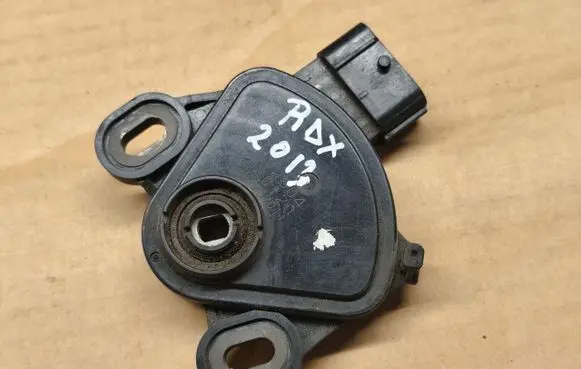 Acura RDX II Sensor AV2504