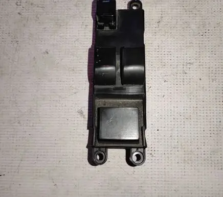Nissan Micra Electric window control switch 1222 O91235