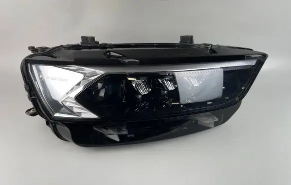 Citroen DS7 Crossback Headlight/headlamp 9831755680