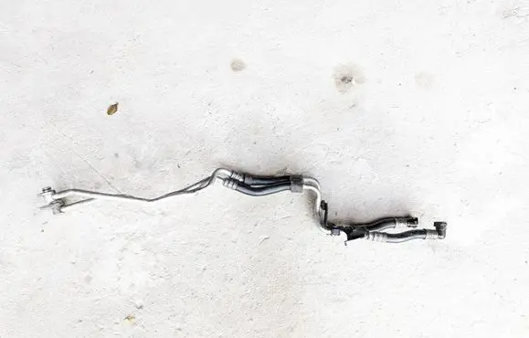BMW 5 F10 F11 Gearbox oil cooler pipe/hose 7592401