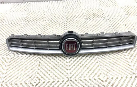 Fiat Bravo Front grill 735414652