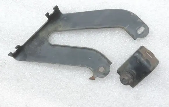 Toyota Avensis T270 Oil filter mounting bracket 3291020040