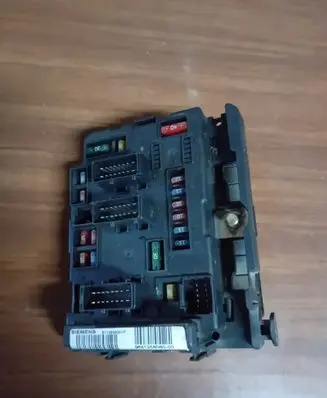 Citroen C5 Fuse module S110500001F 9641258080
