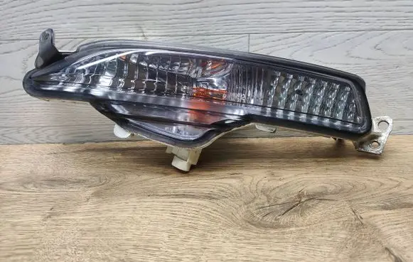 Iveco Daily 6th gen Front indicator light 5802312355
