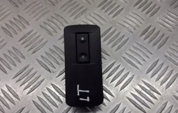 Opel Vectra C Quarter vent window switch 13203022