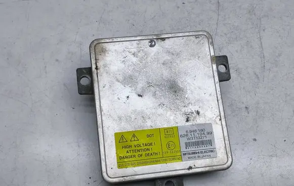 Volvo V70 Xenon control unit/module 6948180