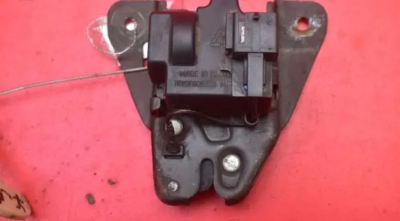 Chrysler Sebring (ST-22 - JR) Tailgate/trunk/boot lock/catch/latch