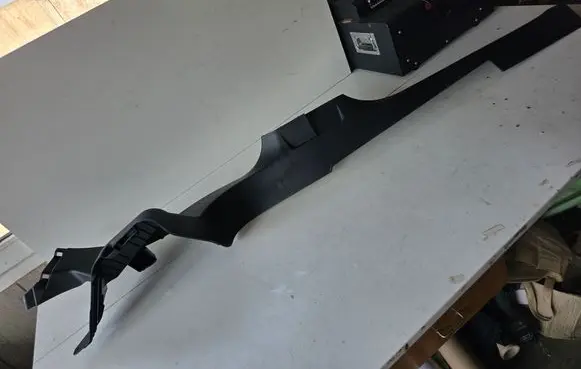 MG MG4 ev Front sill trim cover 11145691