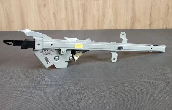 Mercedes-Benz CLK A209 C209 Seat belt adjustment motor A2098600282 2098600282