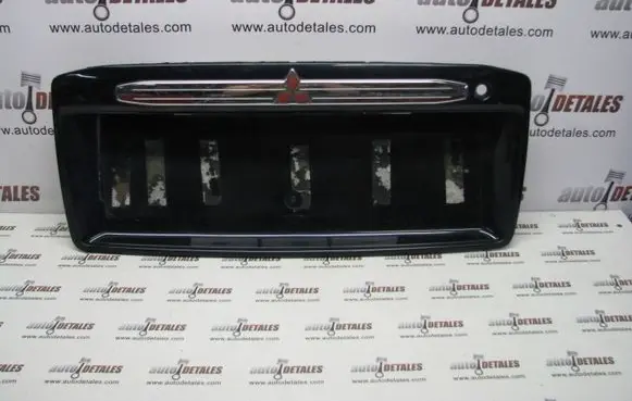 Mitsubishi Space Wagon Tailgate trim MR275638