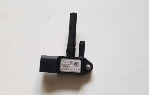Audi A5 8T 8F Exhaust gas pressure sensor 059906051A 140729T0003E 0281006006