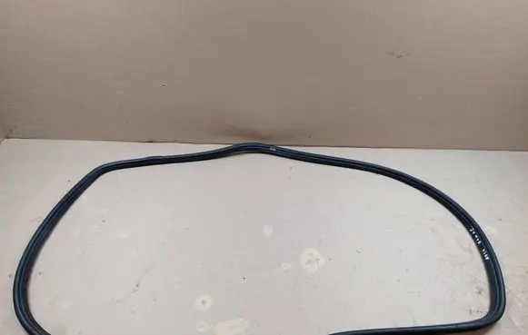 Mercedes-Benz 300 SL-24 Seal rubber (tailgate) 