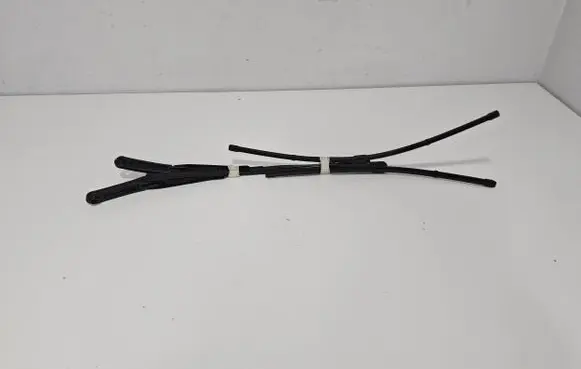 Front wiper blade arm
