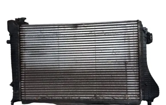 Volkswagen Golf V Intercooler radiator 8ML376746151 99000037