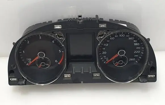 Volkswagen PASSAT B7 Speedometer (instrument cluster) 3AA920880A