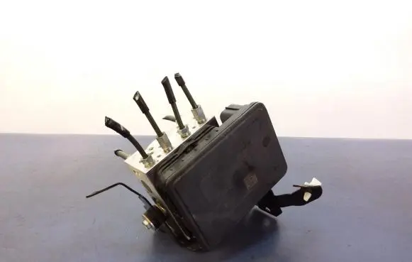 Mazda 3 II ABS Pump BJS7437A0