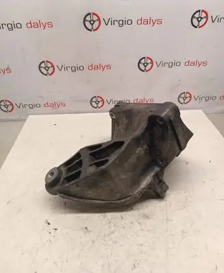 Mercedes-Benz E W212 Engine mounting bracket A6512230004
