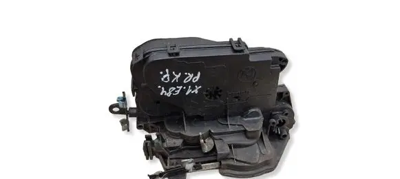 BMW X1 E84 Front door lock 7059973