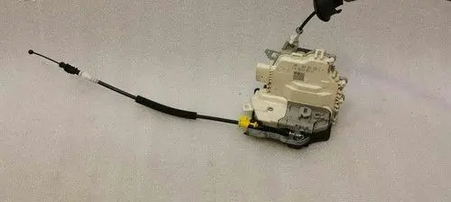 Audi A4 S4 B8 8K Front door lock 8J2837015E