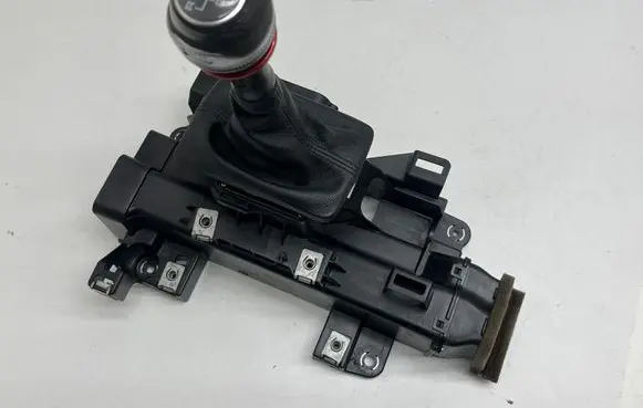 Jeep Wrangler Gear shifter/selector P6GA801X7AF 04670723AA 6GA801X7
