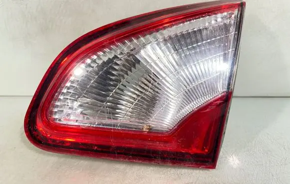 Nissan Qashqai Tailgate rear/tail lights 89503209