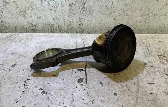 Dodge Charger Piston with connecting rod 