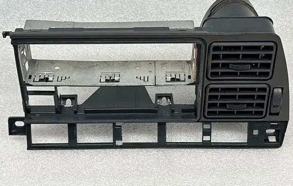 Volkswagen PASSAT B2 Dash center air vent grill 321857052 321819729b