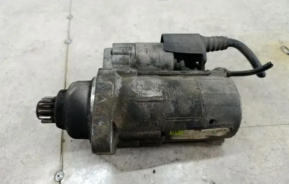 Volkswagen PASSAT B6 Starter motor 02M911023N