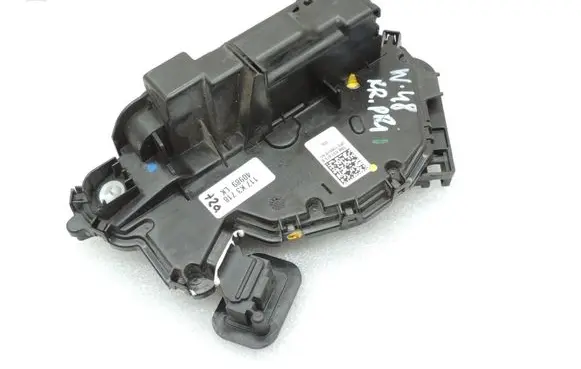 Volkswagen Tiguan Front door lock 5NB837015D 5NB837015B