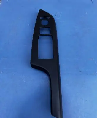 Honda CR-V Front door window switch trim 