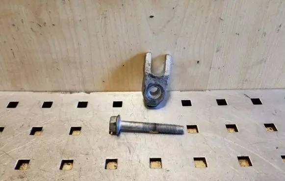 Opel Antara Fuel Injector clamp holder