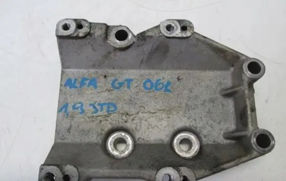 Alfa Romeo GT A/C compressor mount bracket 