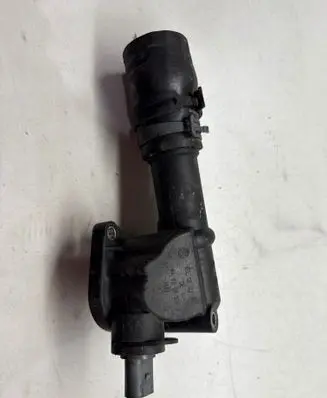 Audi A4 S4 B7 8E 8H Engine coolant pipe/hose 03L121132A
