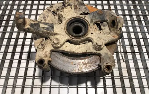 Front wheel hub spindle knuckle