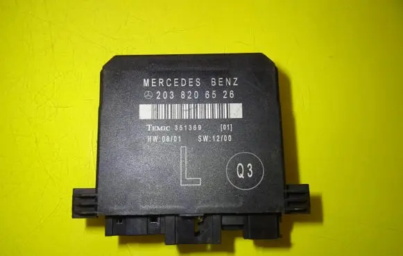 Mercedes-Benz C W203 Door control unit/module 2038206526