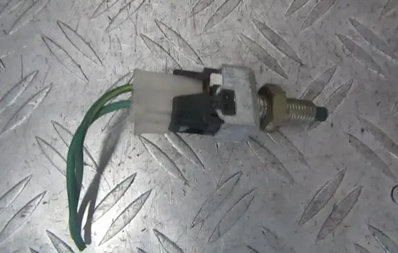 Mazda BT-50 Brake pedal sensor switch uh71