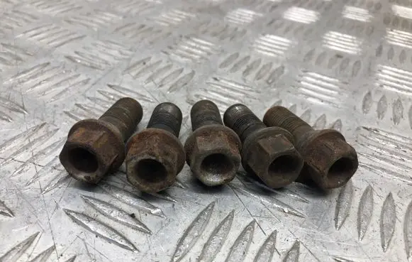 BMW 5 F10 F11 Nuts/bolts 