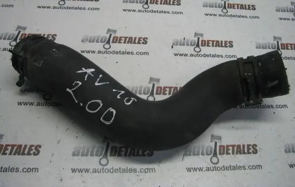 Toyota Avensis T220 Engine coolant pipe/hose