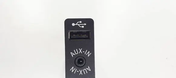 Mini One - Cooper F56 F55 AUX in-socket connector 926660700 9266607